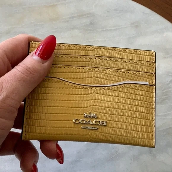 Coach Yellow Card Holder - Picture 4 of 7
